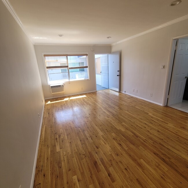 real hardwood floors - 3814 Sawtelle Blvd