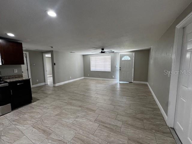 Foto del edificio - 6421 Kelso Dr