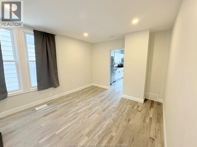 Photo du bâtiment - 820 Marion Ave