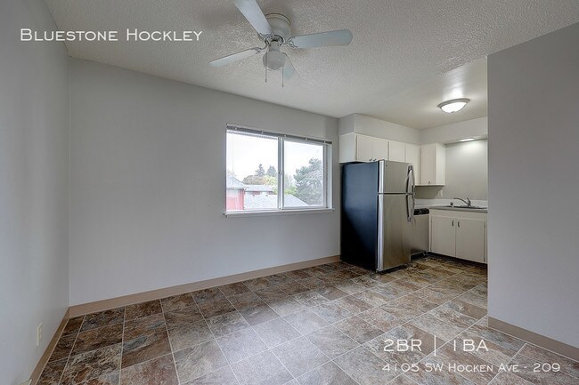 Building Photo - 4105 SW Hocken Ave