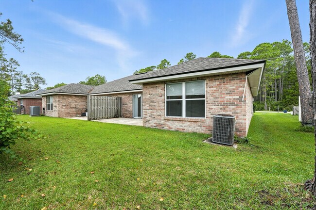 Foto del edificio - 70 Red Mill Dr