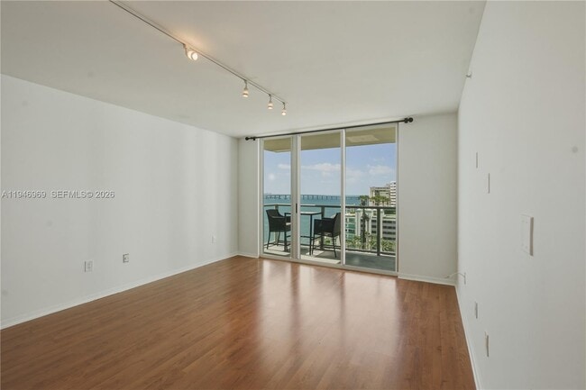 Foto del edificio - 1155 Brickell Bay Dr