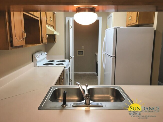 Building Photo - Quaint 2 Bedroom Unit in Niceville