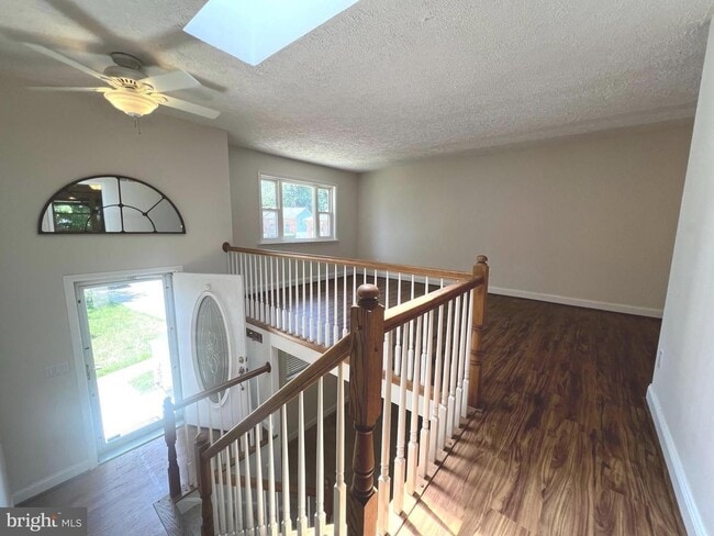 Building Photo - Beautiful 3bd 3bth single family home in M...