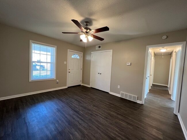 Building Photo - 4016 Edgehill St Memphis, TN 38128