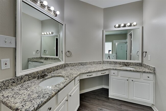 Building Photo - 2331 Trotter Dr