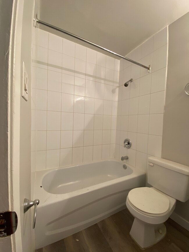 Building Photo - Style Manor