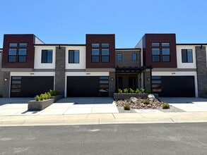 Building Photo - 2888 Sunrider Ln
