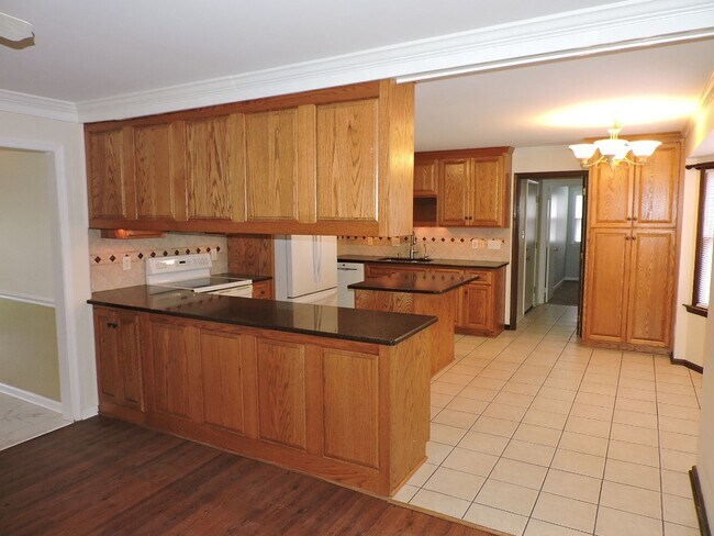 Foto del edificio - Email Linda@vacosold.com  or Call Office 8...