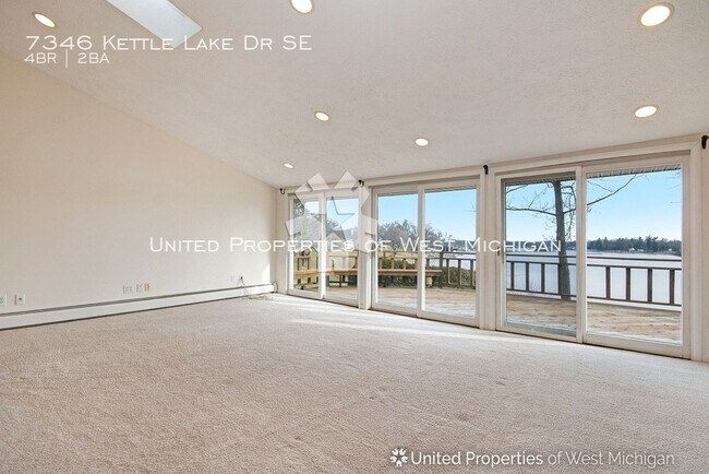 Building Photo - 7346 Kettle Lake Dr SE