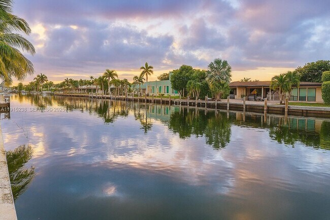 Foto del edificio - 1100 Pine Dr