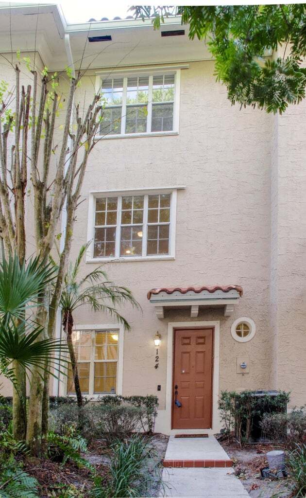 Foto del edificio - 124 Jesup Ln