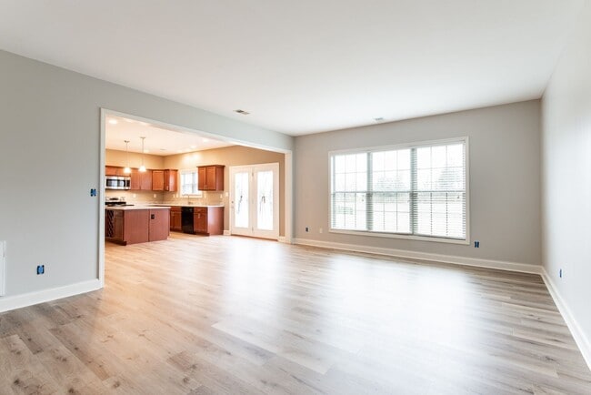 Building Photo - 4 Bedroom 2 Bath in Fisherville!