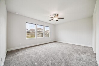 Building Photo - 10014 Serenity Grv Dr