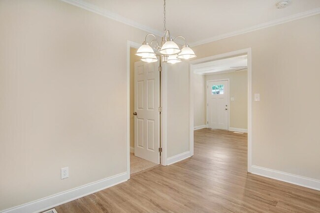 Photo - 3751 Clovis Ct NW House