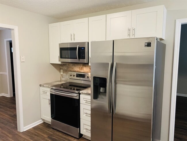 Building Photo - 212 Towbridge Dr