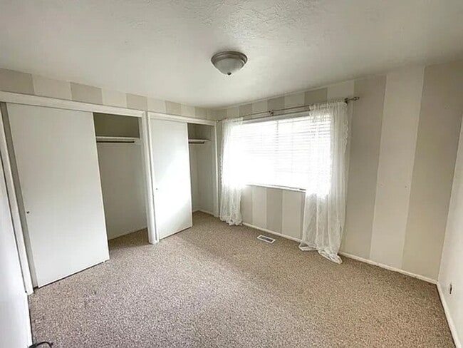 Building Photo - 4367 S Gordon Ln