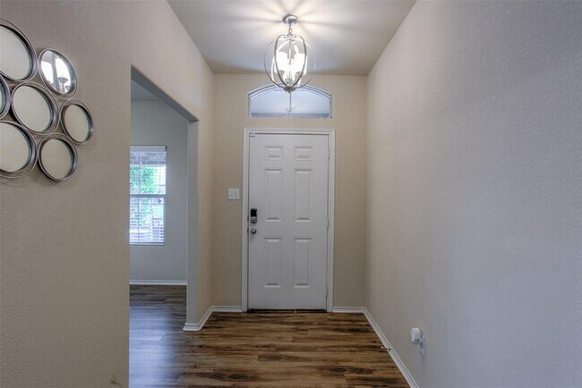 Foto del edificio - 5141 Grayson Ridge Dr