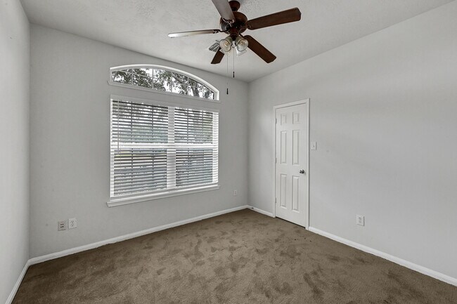 Foto del edificio - 16711 Moss Green Ct