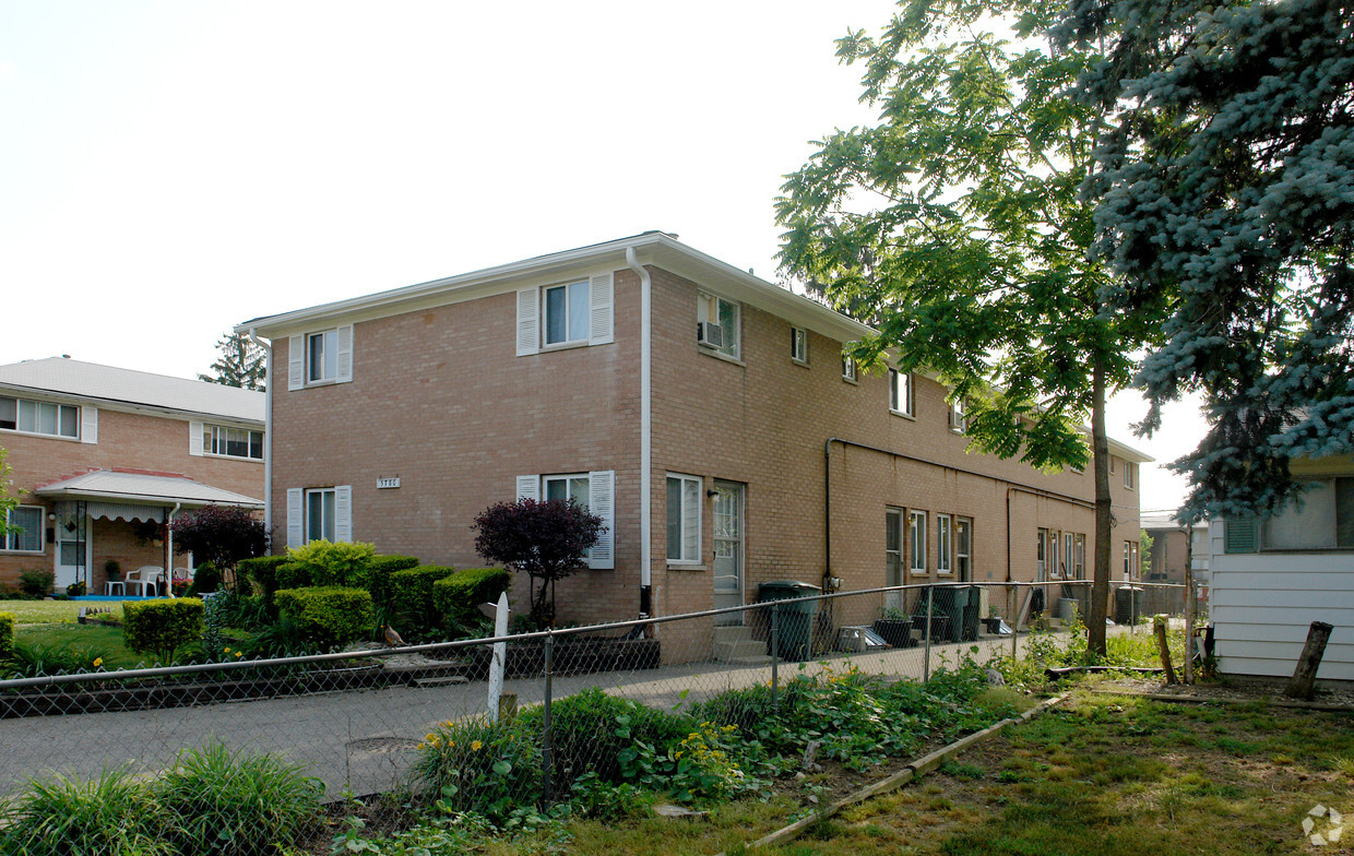 Building Photo - 5780 N Meadows Blvd