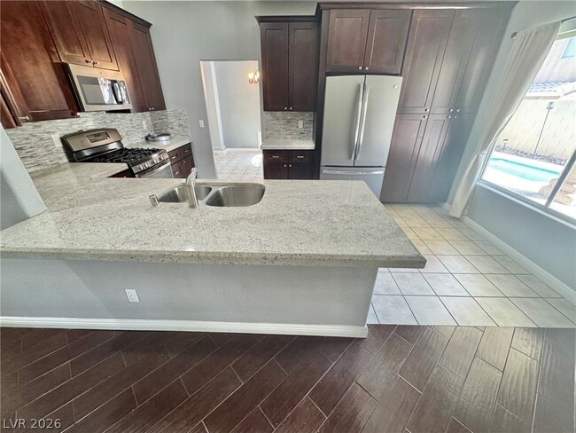 Building Photo - 216 Chiquis Ct