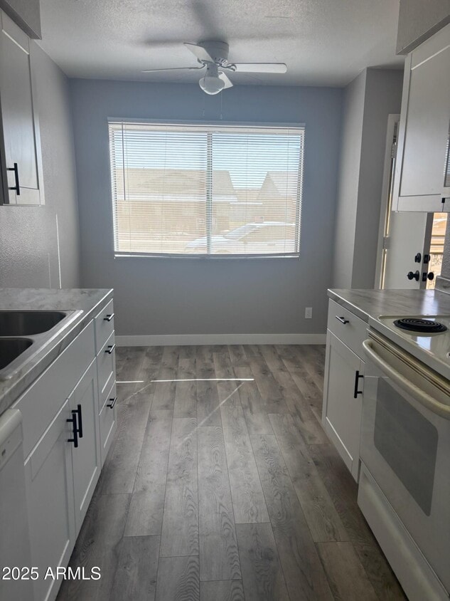 Building Photo - 10102 N 97th Dr