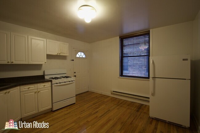 Foto del edificio - 1317 Oakton St