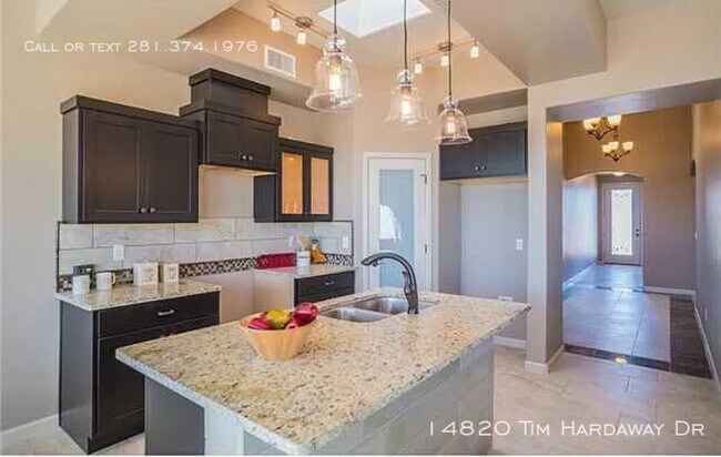 Building Photo - Beautiful Lease to Own home- Far east El Paso
