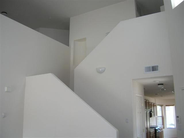 Building Photo - 7123 Calle Alegria NE