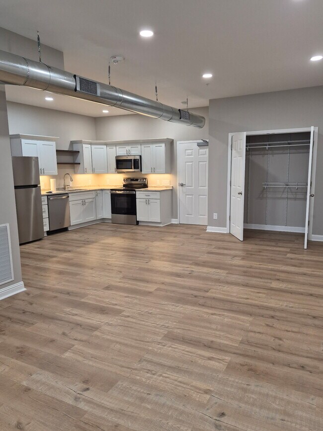 Foto del edificio - 111 E Main St