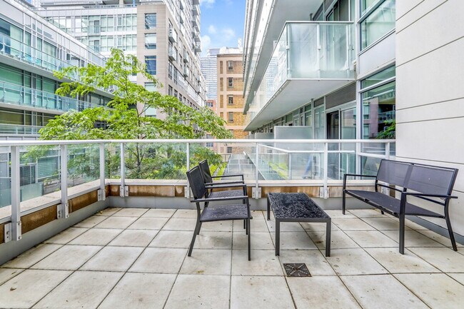 Photo du bâtiment - 150 Simcoe St