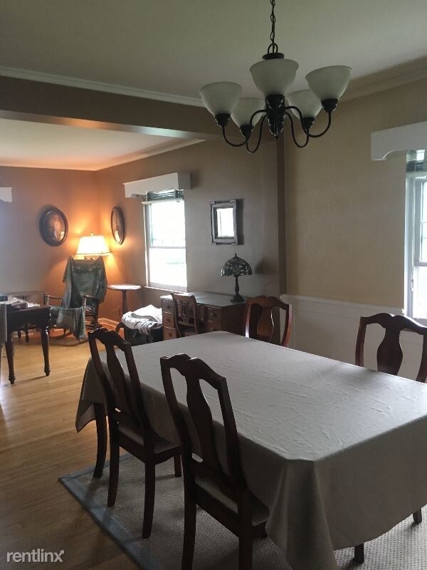 Foto del edificio - 3 br, 1.5 bath House - 3101 Sheridan Rd