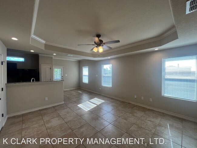 Foto del edificio - 3 br, 2.5 bath House - 6918 LAKEVIEW DR #102