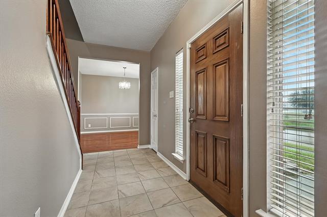 Foto del edificio - 4907 Waterside Ln