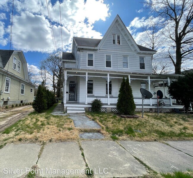 Building Photo - 3 br, 1.5 bath House - 31 Columbus Ave