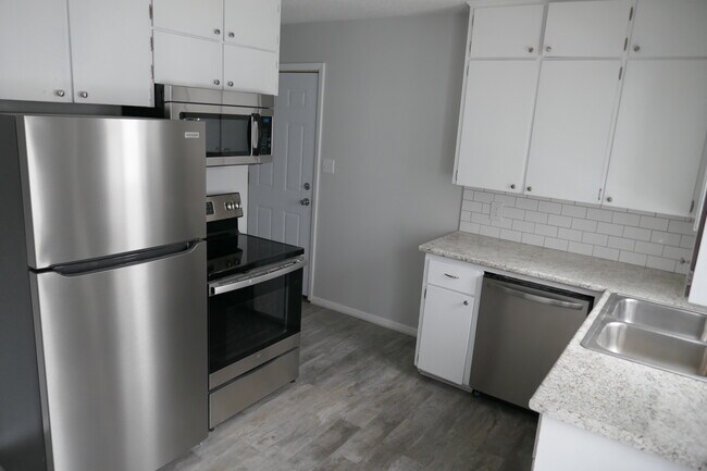 Kitchen - 205 SW State St