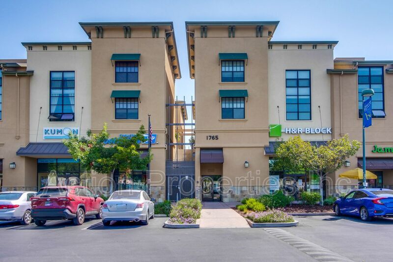 Foto principal - 1765 E Bayshore Rd