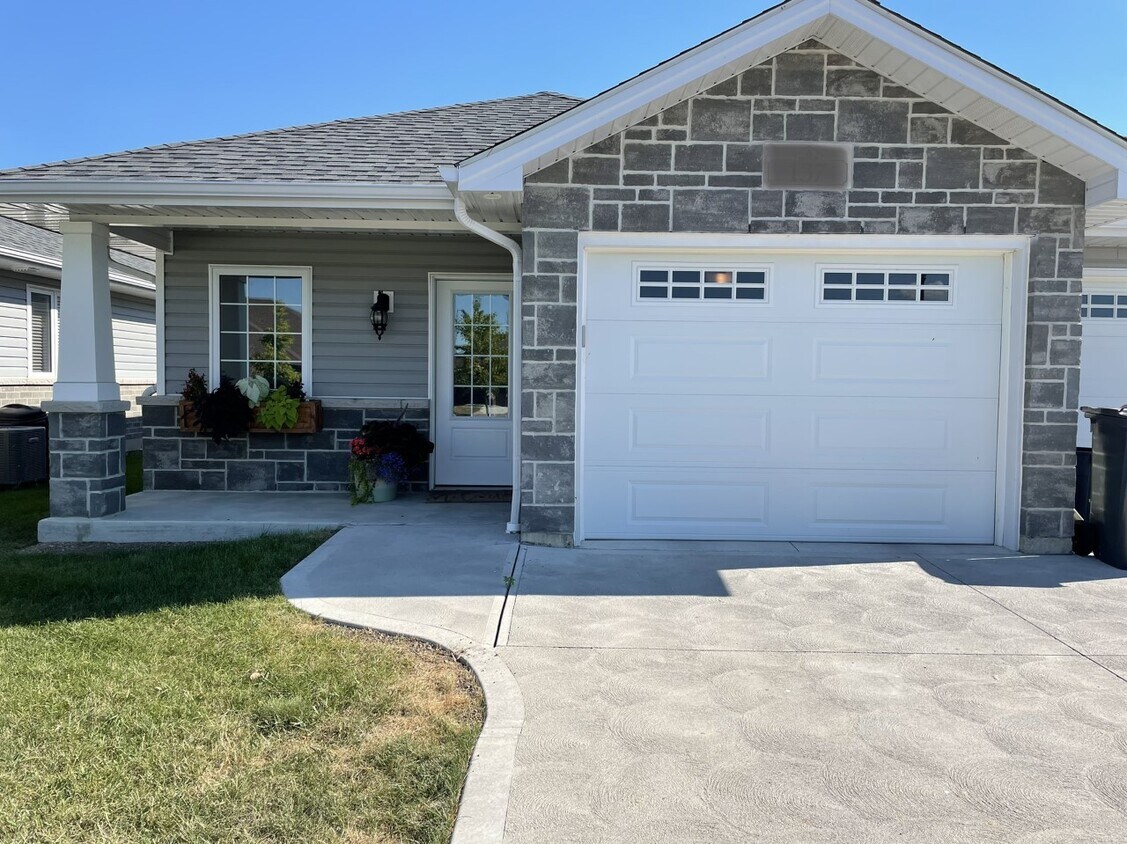 Photo principale - 137 Meadowview Av