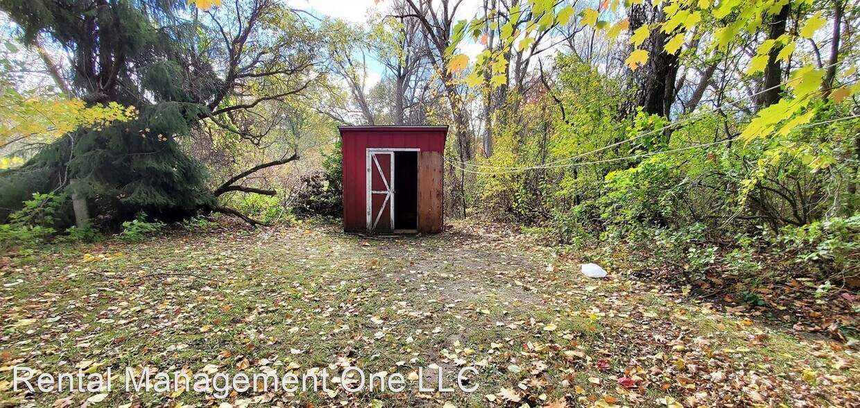 Primary Photo - 2 br, 1 bath House - 298 S. Airport Rd