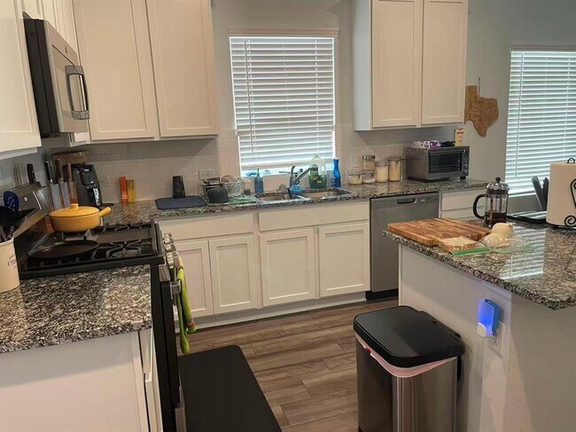 Foto del edificio - 141 Mammoth Dr