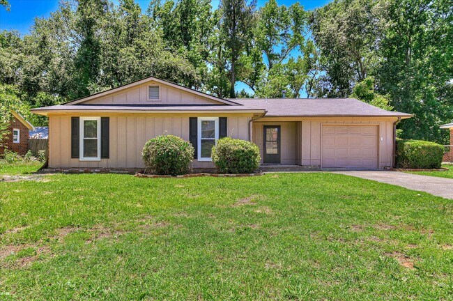Foto del edificio - 4532 Hillside Dr