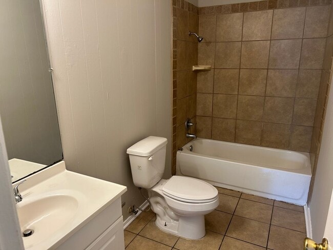 Building Photo - 106 Normandy Ave