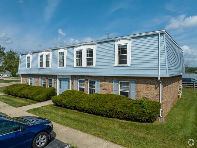 Building Photo - Foxboro Arms