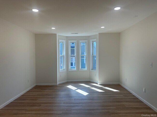 Foto del edificio - 38 Carroll St