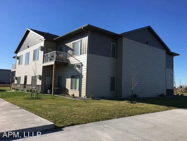 Building Photo - 1 Cedar Dr