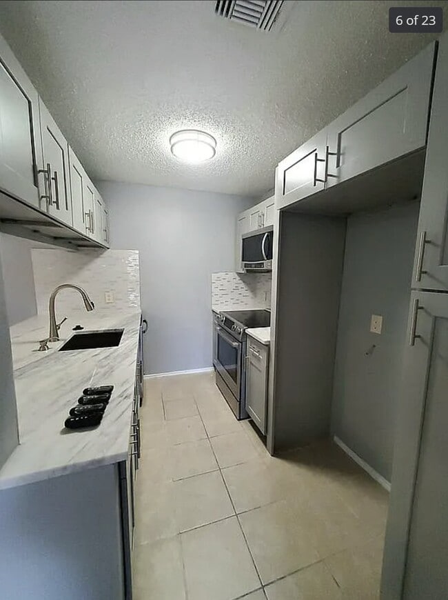 Building Photo - 5322 Medical Dr