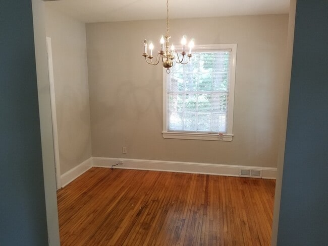 Building Photo - 3525 Draper Ave