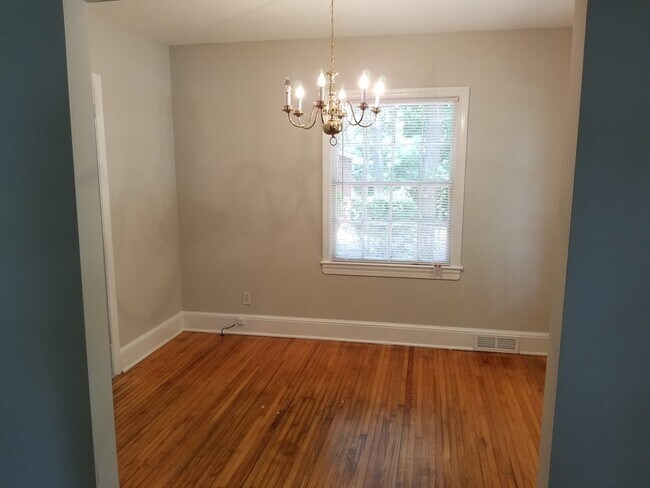 Foto del edificio - 3525 Draper Ave