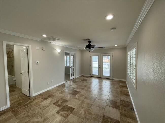 Foto del edificio - 1028 Cozy Cove Ln