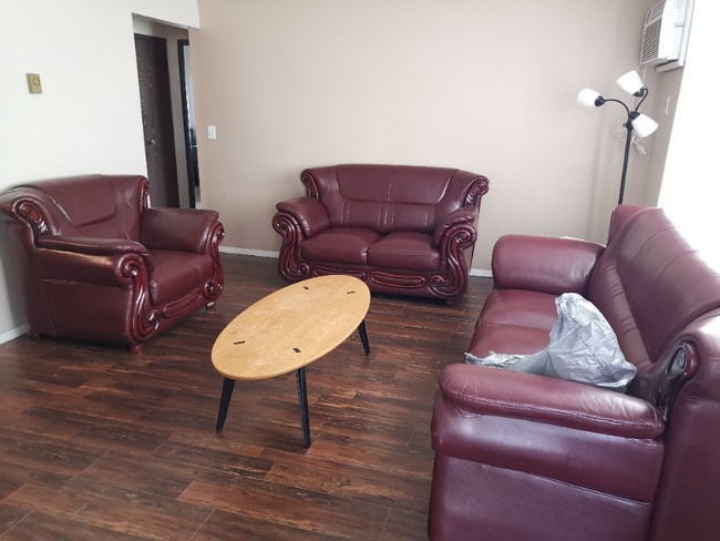 Foto del edificio - 1744 S 116th St